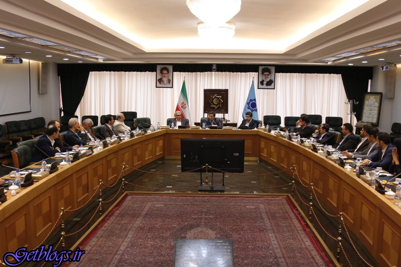 روابط عمومی ها در جهت ایجاد اعتماد مردم به نظام بانکی حرکت کنند / رییس کل بانک مرکزی