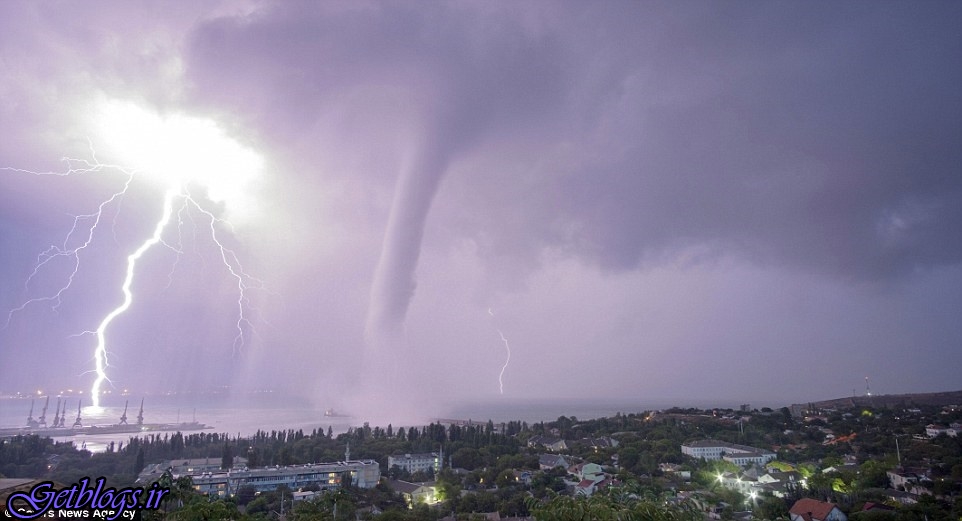 عکاسی از گردبادی که یک شهر را به هم ریخت