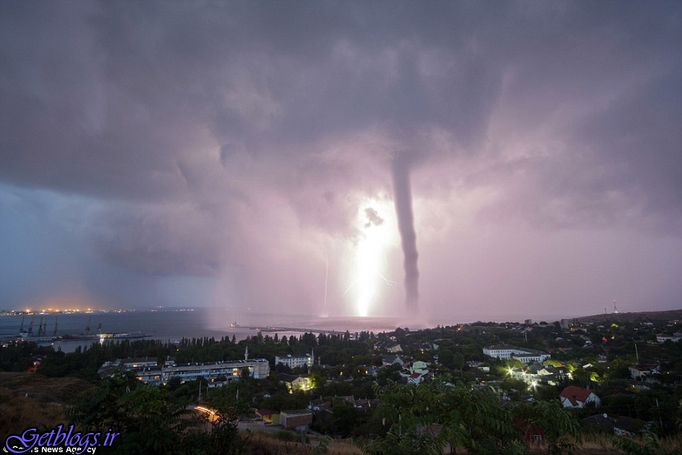 عکاسی از گردبادی که یک شهر را به هم ریخت