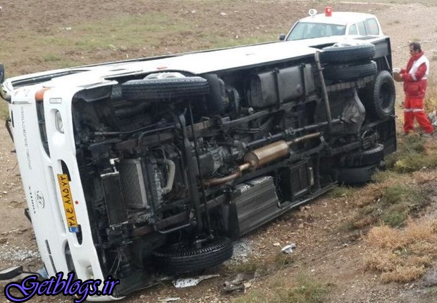 یک نفر جان باخت ، واژگونی مینی بوس در محور دلیجان - سلفچگان
